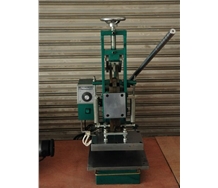 手動型皮革燙金機(jī)